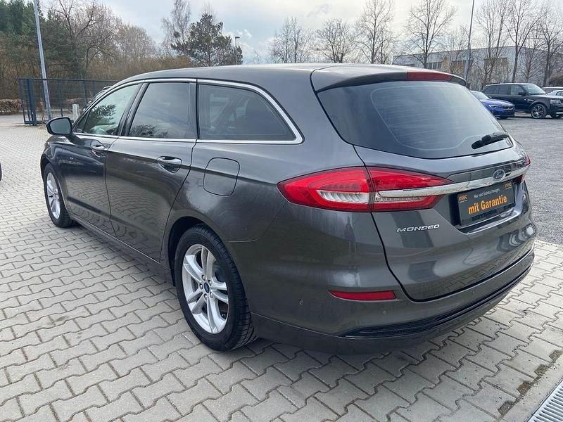 Gebraucht Ford Mondeo Titanium 150 PS (110 kW) 2019 Grau Limousine