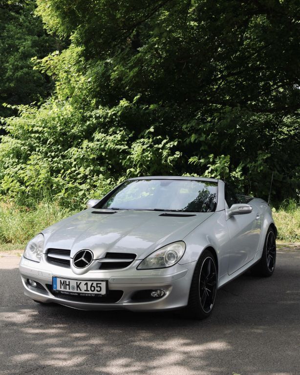 Grau Gebraucht 2005 Mercedes SLK280 Cabrio | 11.000 € (Fairer Preis) - Bild 1/4