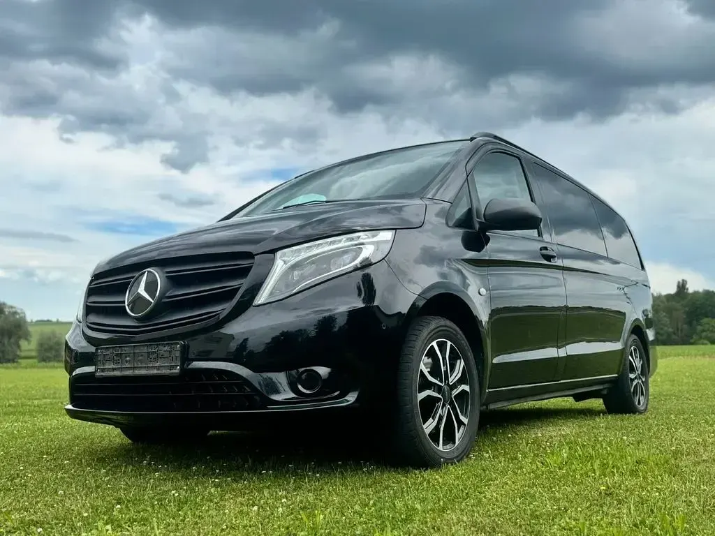 Gebraucht Mercedes Vito 237 PS (174 kW) 2021 Schwarz Van