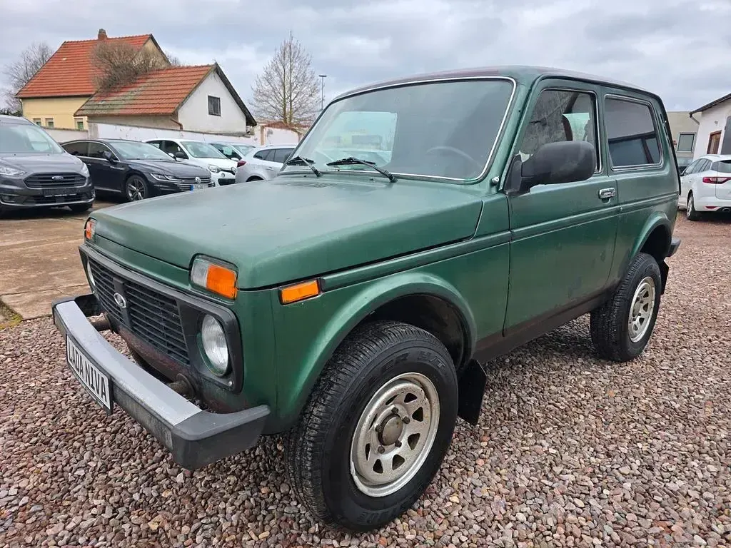 Second-hand Lada niva 83 CP (61 kW) 2011 Verde SUV
