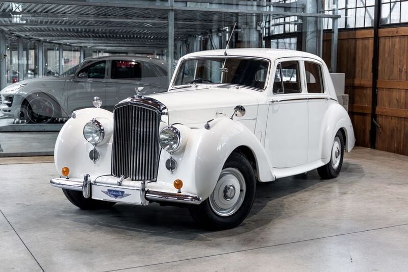 Weiß Gebraucht 1952 Bentley R Type Limousine | 39.890 € - Bild 1/4