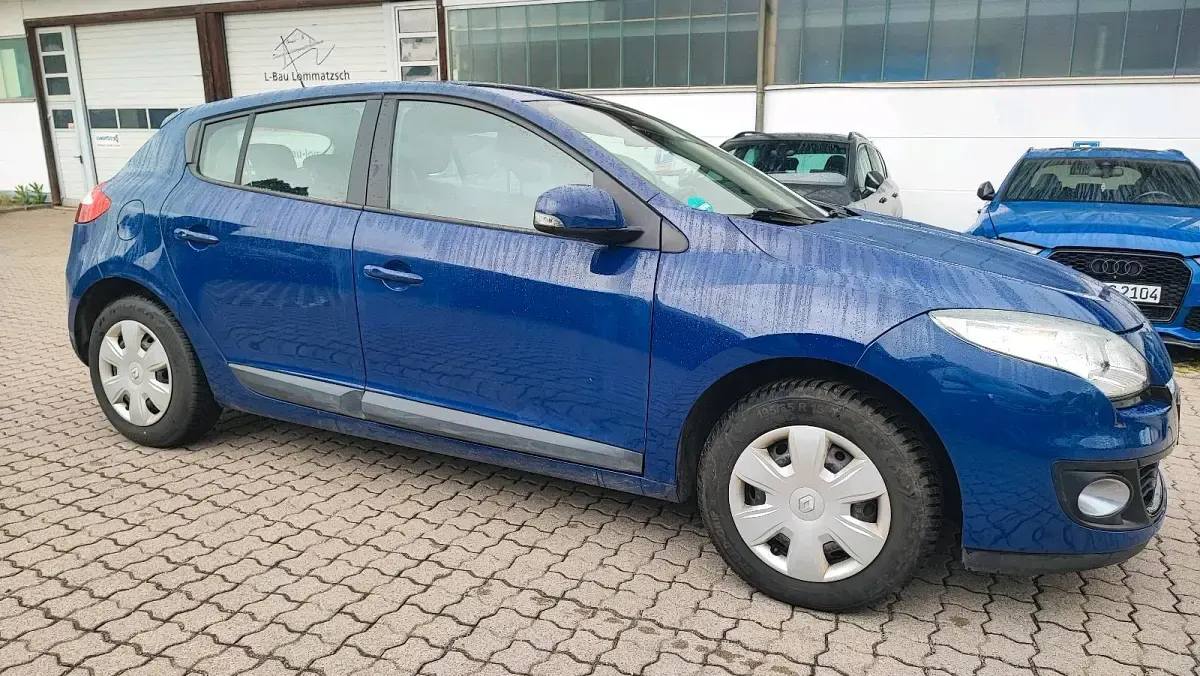 Gebraucht Renault Mégane Initiale Paris 105 PS (77 kW) 2013 Blau Limousine