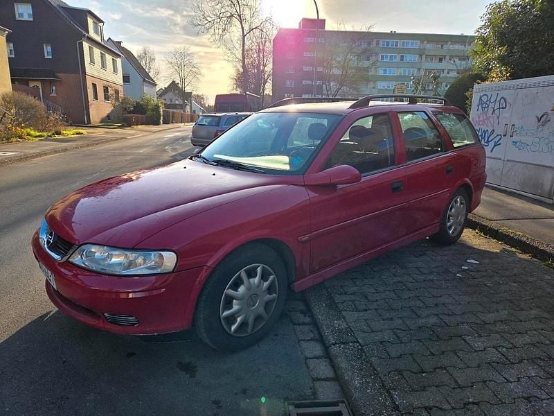 Gebraucht Opel Vectra 101 PS (74 kW) 2001 Rot Kombi