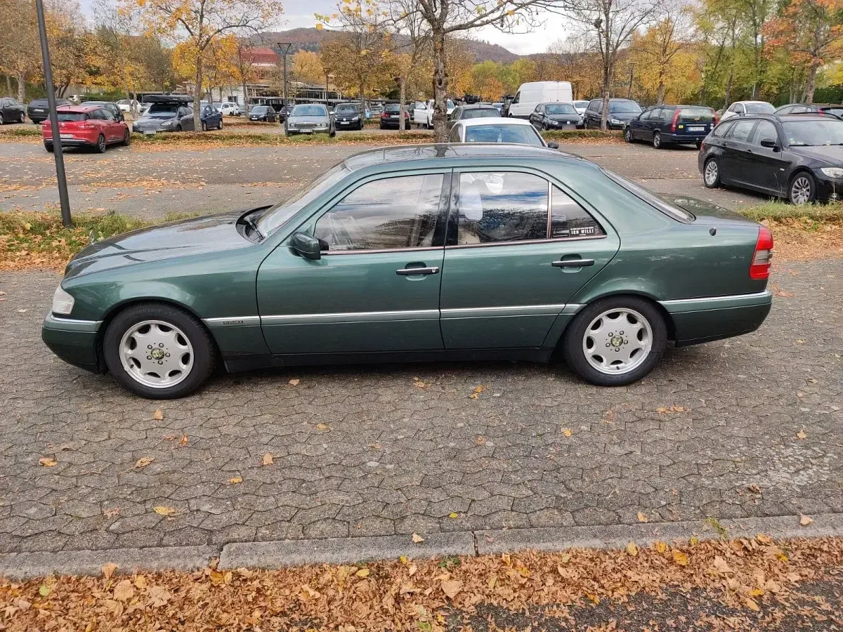 Gebraucht Mercedes C180 Elegance 122 PS (89 kW) 1993 Grün Limousine