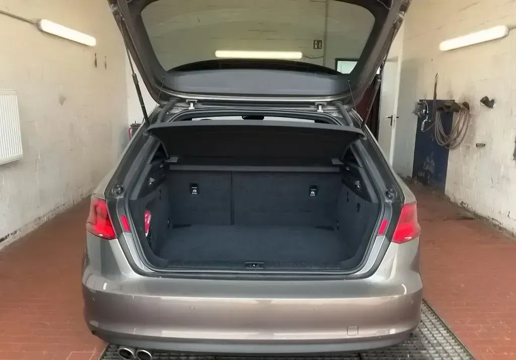 Używany Audi A3 Comfort 179 KM (131 kW) 2013 Szary Sedan/Limuzyna