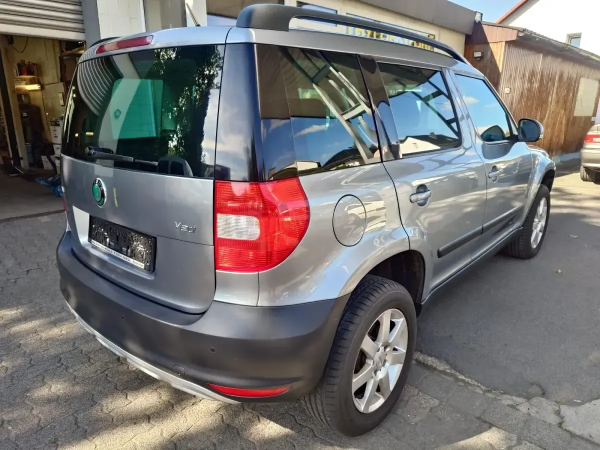 Gebraucht Skoda Yeti 122 PS (89 kW) 2011 Grau SUV