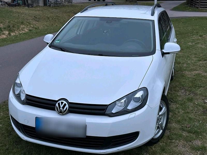 Gebraucht VW Golf VI Style 105 PS (77 kW) 2010 Weiß Kleinwagen