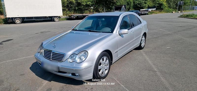Silber Gebraucht 2003 Mercedes C270 Limousine | 3.000 € (Fairer Preis) - Bild 1/4