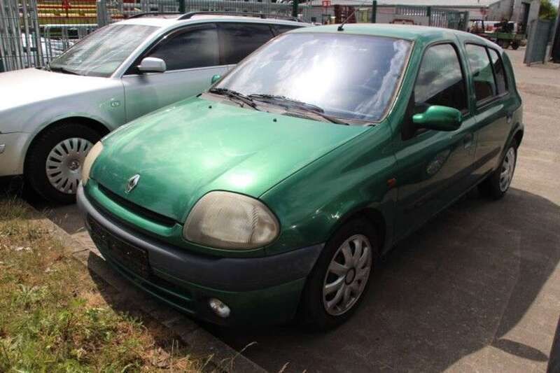 Grün Gebraucht 1999 Renault Clio II Kleinwagen | 1.670 € (Fairer Preis) - Bild 1/4