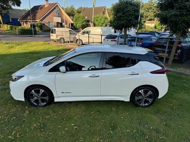 Gebraucht Nissan Leaf N-Connecta 110 kW (150 PS) 2018 Weiß Kleinwagen