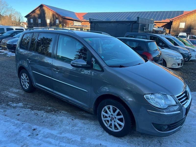 Gebraucht VW Touran Highline 105 PS (77 kW) 2010 Grau Van / Kleinbus