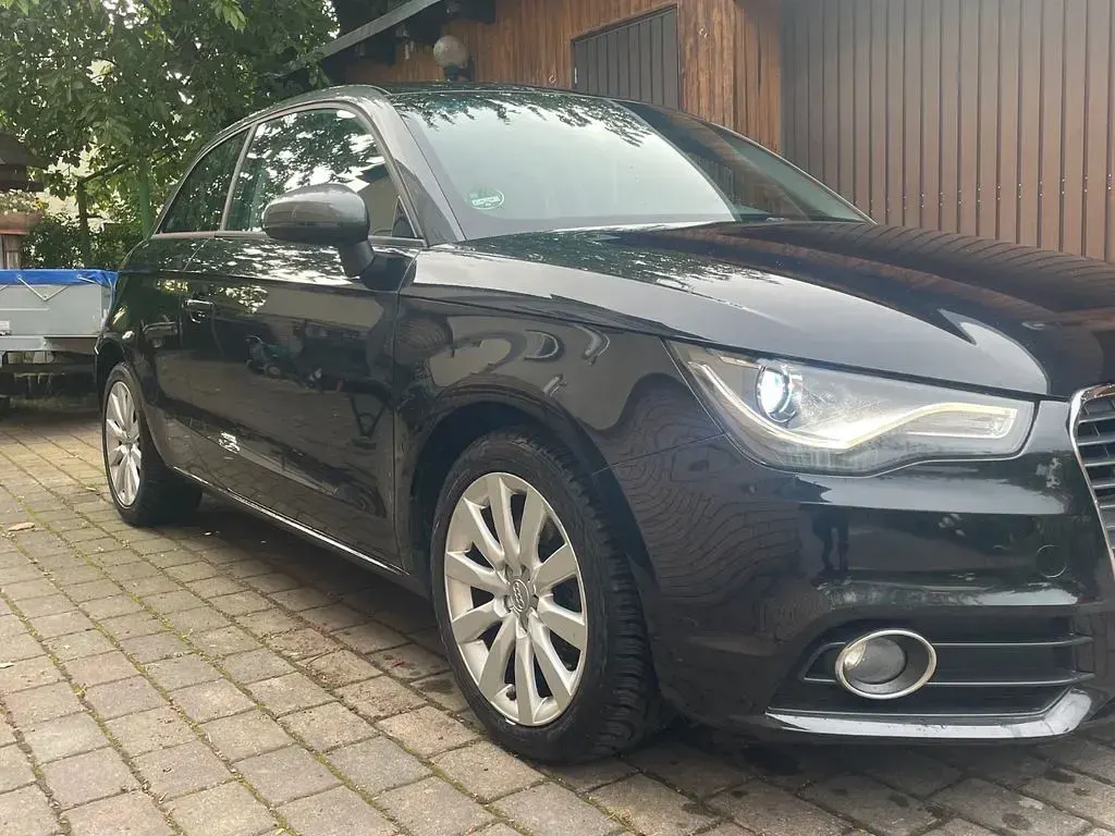Używany Audi A1 Ambition 122 KM (89 kW) 2012 Czarny Hatchback