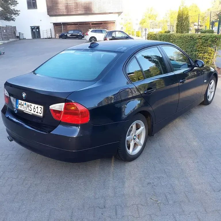 Second-hand BMW 320 Sport Line 170 CP (125 kW) 2008 Albastru Berlinǎ