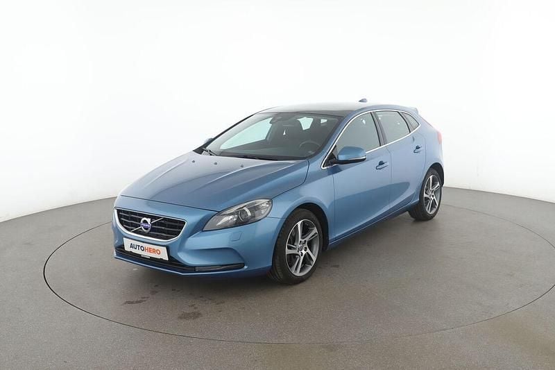 Blau Gebraucht 2014 Volvo V40 Momentum Kombi | 13.070 € (Fairer Preis) - Bild 1/3