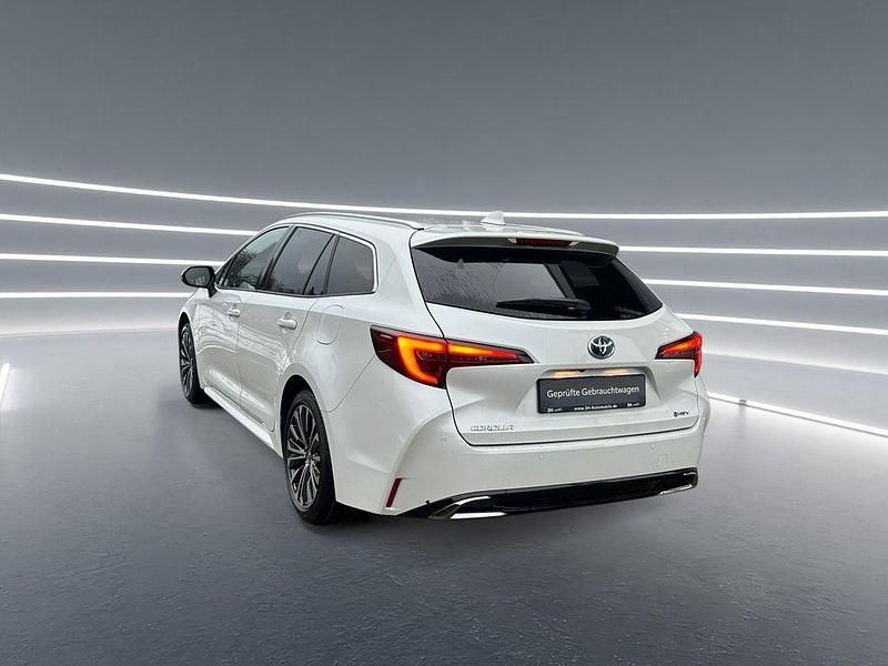 Neu Toyota Corolla 196 PS (144 kW) 2025 Weiß Limousine