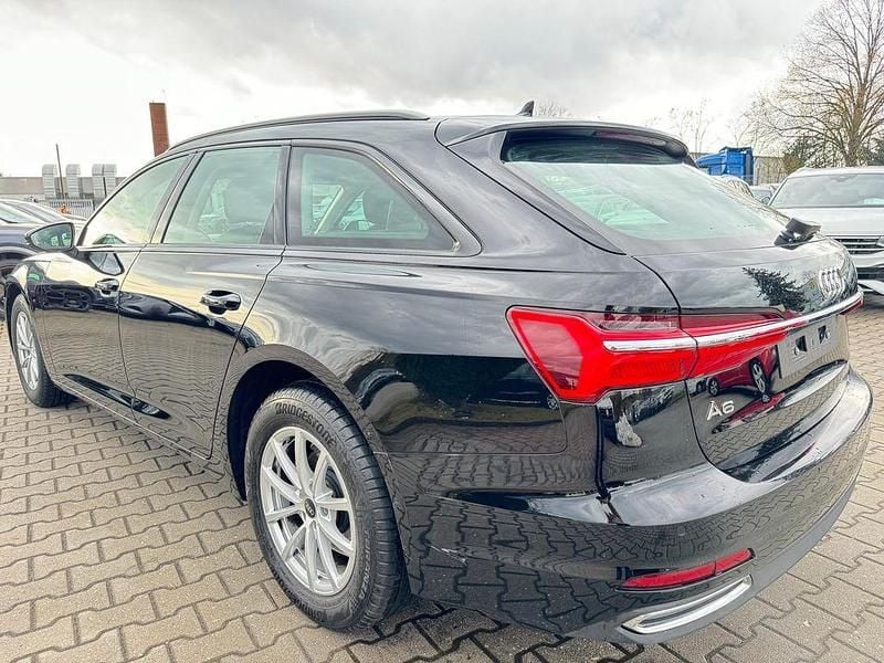 Gebraucht Audi A6 Basis 163 PS (119 kW) 2022 Schwarz Kombi