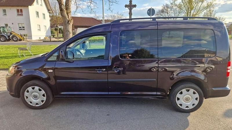 Second-hand VW Caddy Maxi 102 CP (75 kW) 2013 Negru Monovolum