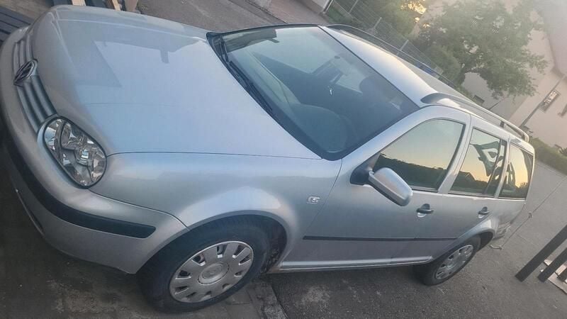 Silber Gebraucht 2002 VW Golf IV Kombi | 900 € (Superpreis) - Bild 1/4