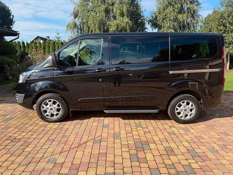 Schwarz Gebraucht 2014 Ford Tourneo Custom Van / Kleinbus | 15.850 € (Fairer Preis) - Bild 1/4