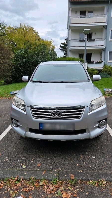Grau Gebraucht 2012 Toyota RAV4 SUV | 11.200 € (Fairer Preis) - Bild 1/4