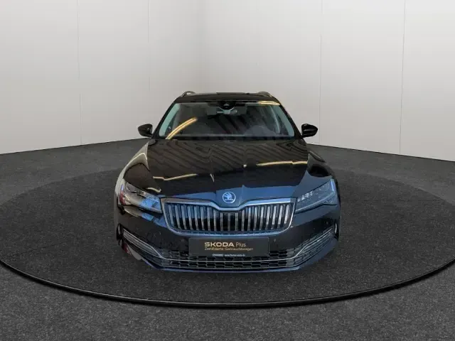 Gebraucht Skoda Superb Style 150 PS (110 kW) 2020 Schwarz Kombi