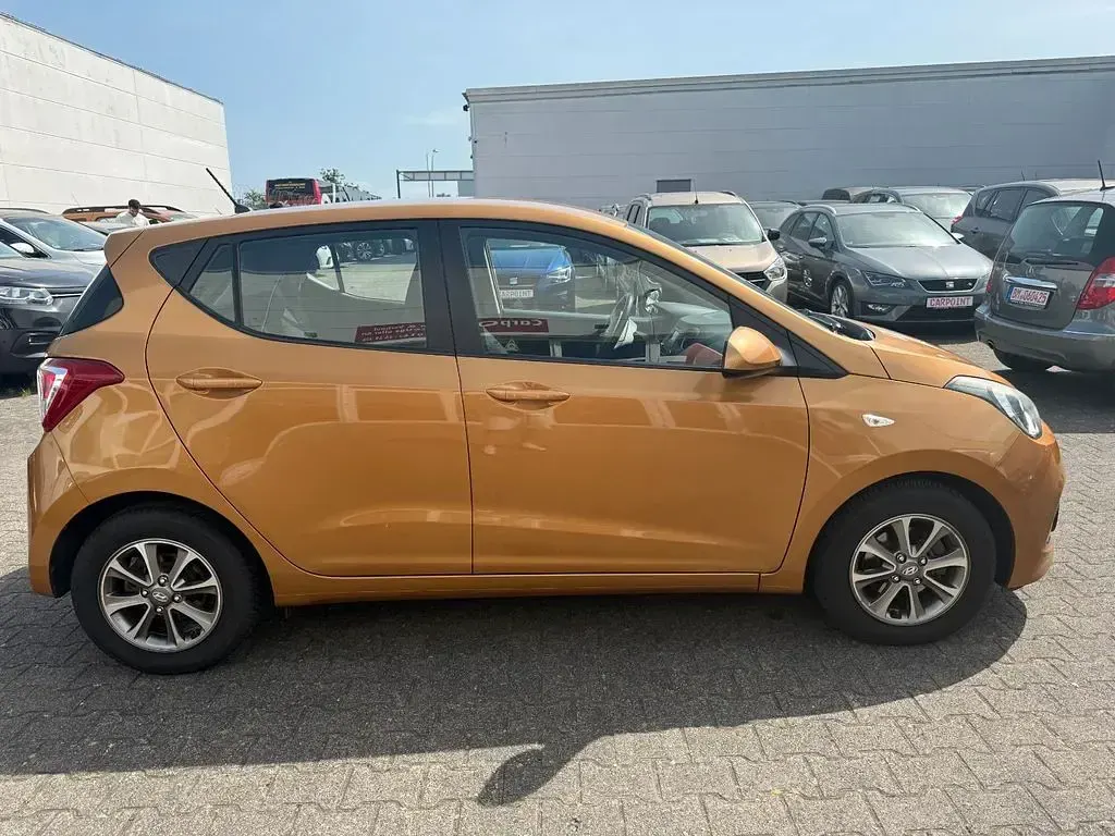 Gebraucht Hyundai i10 YES! 67 PS (49 kW) 2015 Orange Kleinwagen