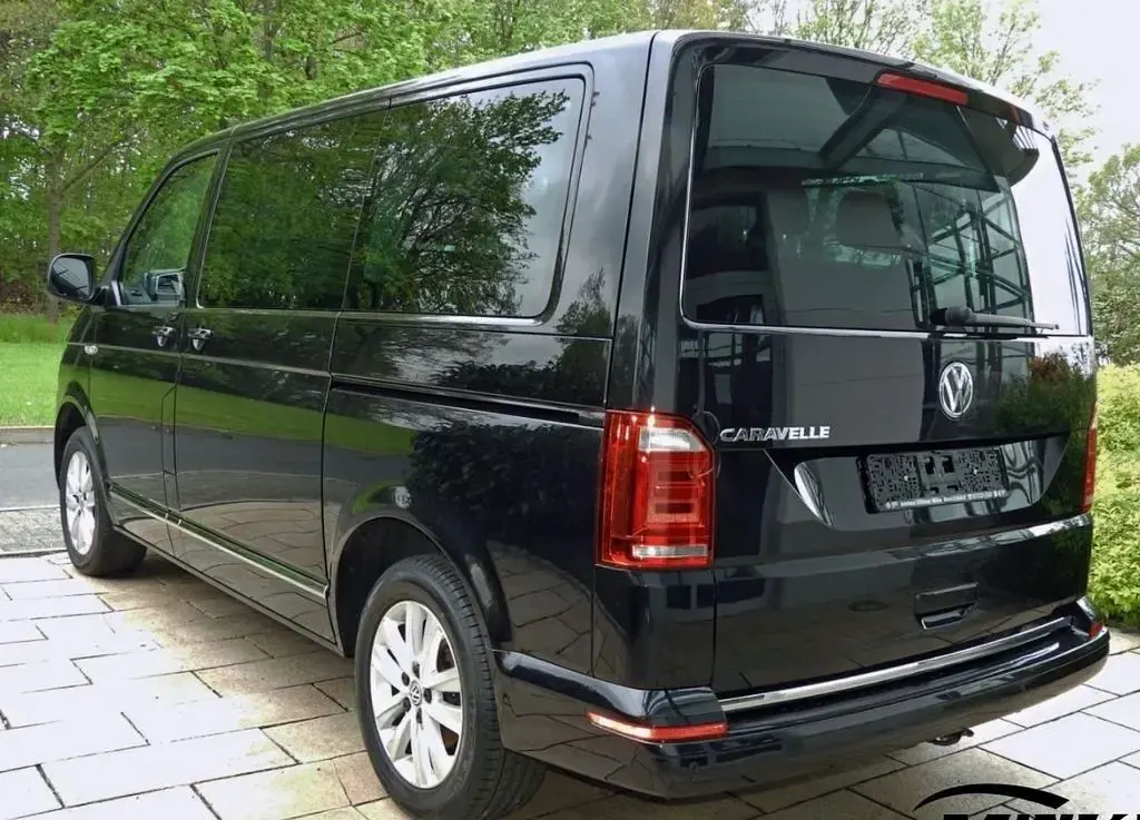 Gebraucht VW Caravelle Highline 204 PS (150 kW) 2017 Schwarz Van