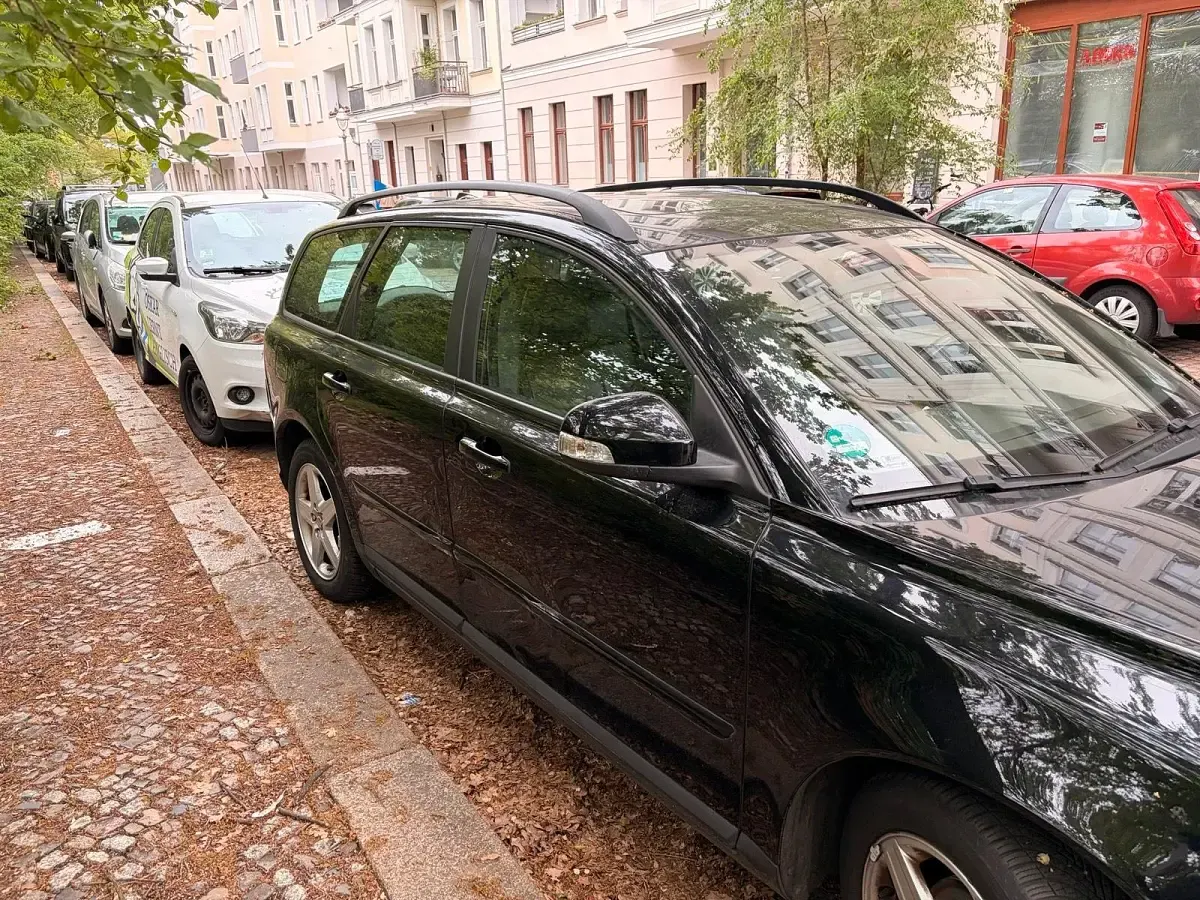 Używany Volvo V50 100 KM (73 kW) 2009 Czarny Kombi