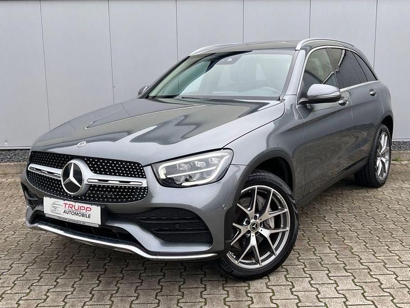 Grau Gebraucht 2021 Mercedes GLC300e SUV | 33.400 € (Fairer Preis) - Bild 1/4