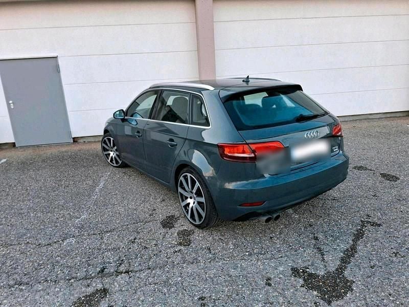 Gebraucht Audi A3 Comfort 150 PS (110 kW) 2017 Grau Limousine