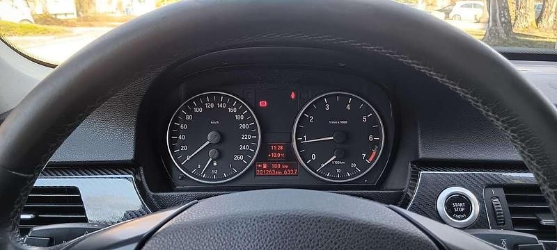 Gebraucht BMW 318 143 PS (105 kW) 2007 Blau Limousine