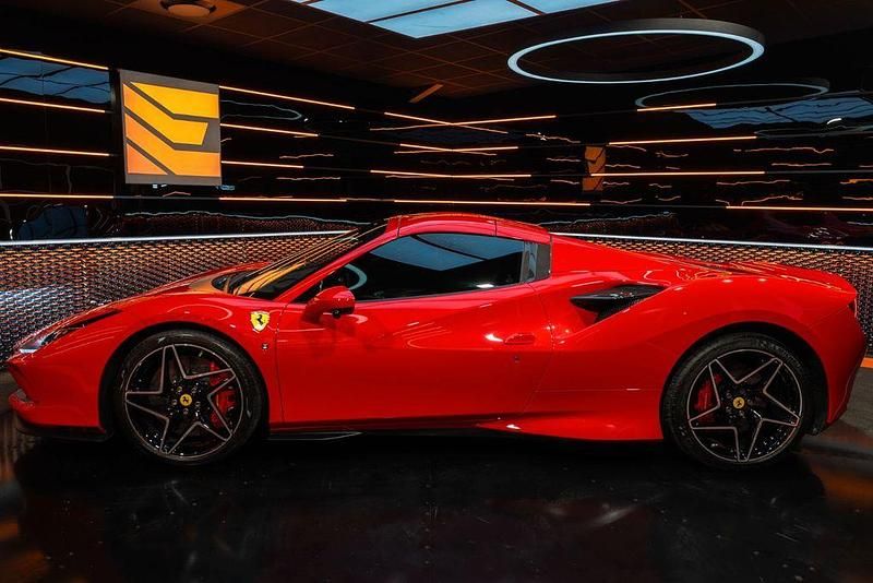 Gebraucht Ferrari F8 721 PS (530 kW) 2022 Rot Cabrio