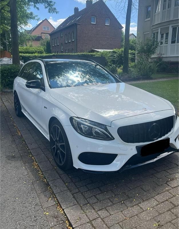 Weiß Gebraucht 2017 Mercedes C43 AMG AMG Kombi | 29.000 € (Guter Preis) - Bild 1/4