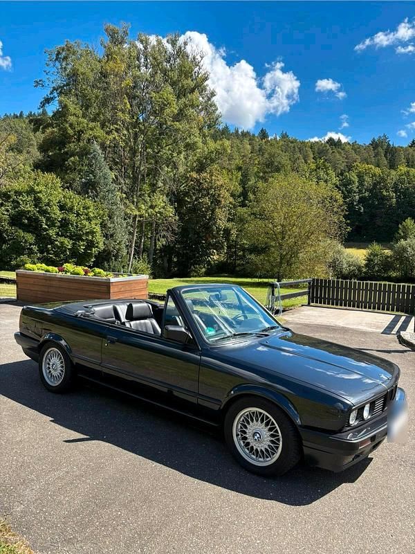 Gebraucht BMW 318 Cabriolet 113 PS (83 kW) 1992 Schwarz Cabrio