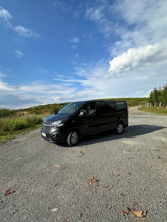 Schwarz Gebraucht 2015 Opel Vivaro Van | 13.700 € (Fairer Preis) - Bild 1/4