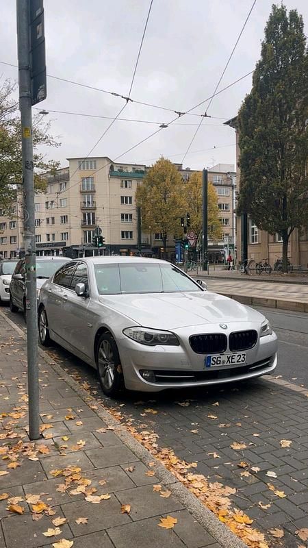 Silber Gebraucht 2010 BMW 530 Limousine | 9.000 € (Superpreis) - Bild 1/3