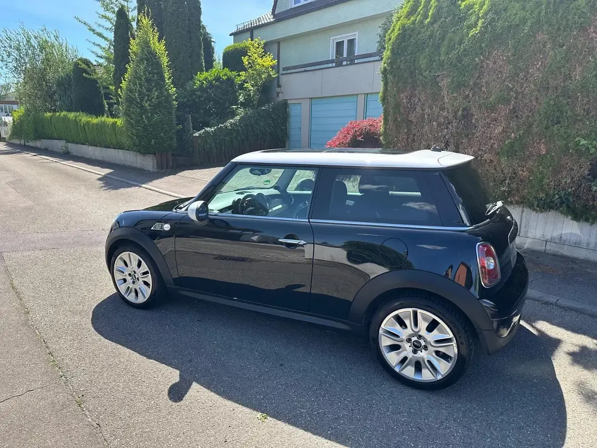 Gebraucht Mini Cooper 122 PS (89 kW) 2010 Schwarz Kleinwagen