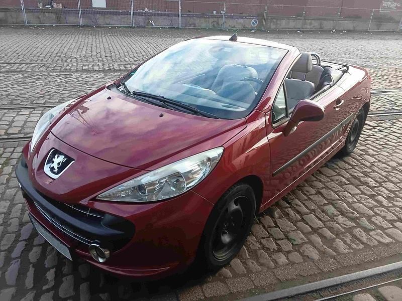Rot Gebraucht 2008 Peugeot 207 CC Cabrio | 1.200 € (Fairer Preis) - Bild 1/4