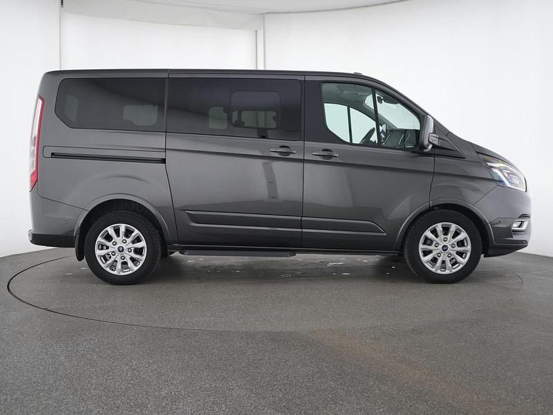 Gebraucht Ford Tourneo Titanium 185 PS (136 kW) 2020 Magnetic grau Van / Kleinbus
