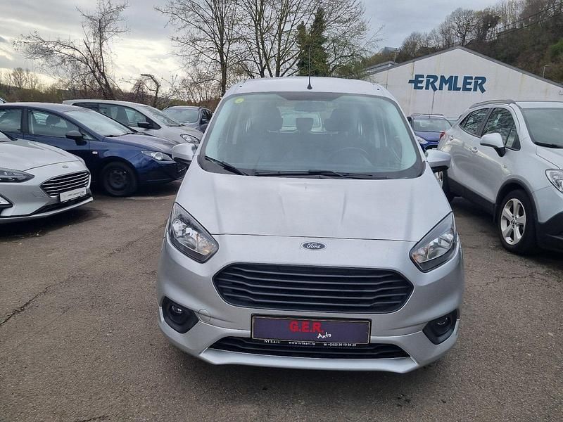 Gebraucht Ford Tourneo Courier 75 PS (55 kW) 2021 Gold Van / Kleinbus