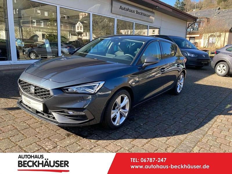 Magnetic grau metallic Gebraucht 2020 Seat Leon FR Limousine | 18.990 € (Fairer Preis) - Bild 1/4
