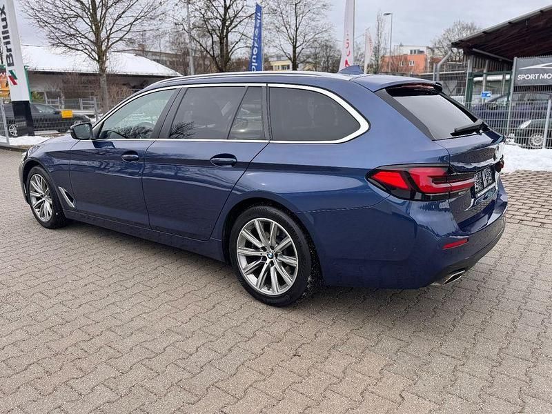 Gebraucht BMW 520 Performance 190 PS (139 kW) 2022 Blau Kombi
