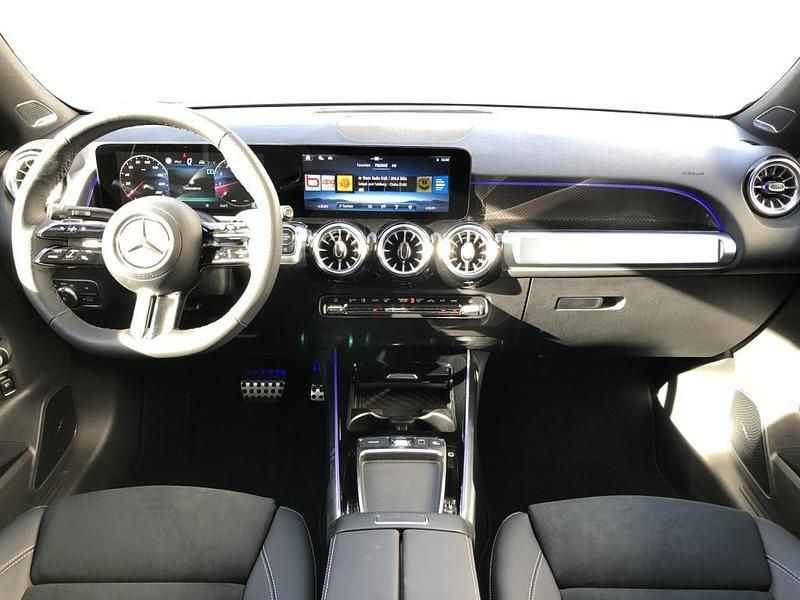 Gebraucht Mercedes GLB250 224 PS (164 kW) 2025 Manufaktur lack manufaktur alpingrau uni SUV