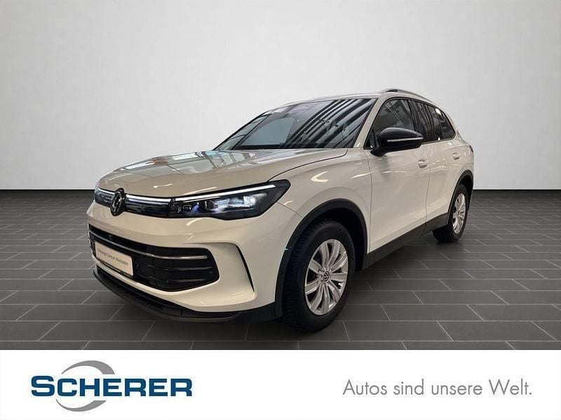 Pure white Gebraucht 2024 VW Tiguan Goal SUV | 34.900 € (Superpreis) - Bild 1/4