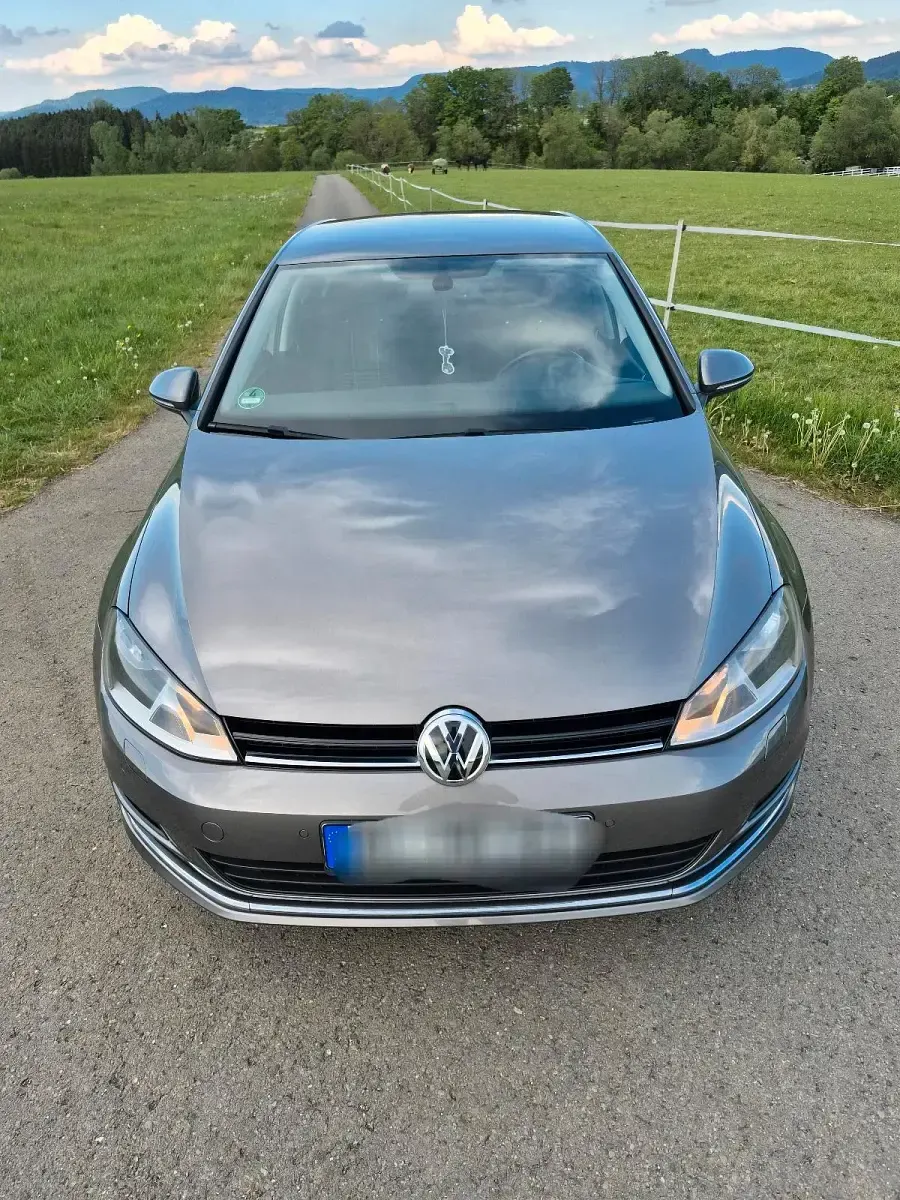 Gebraucht VW Golf VII LOUNGE 110 PS (80 kW) 2016 Grau Kleinwagen