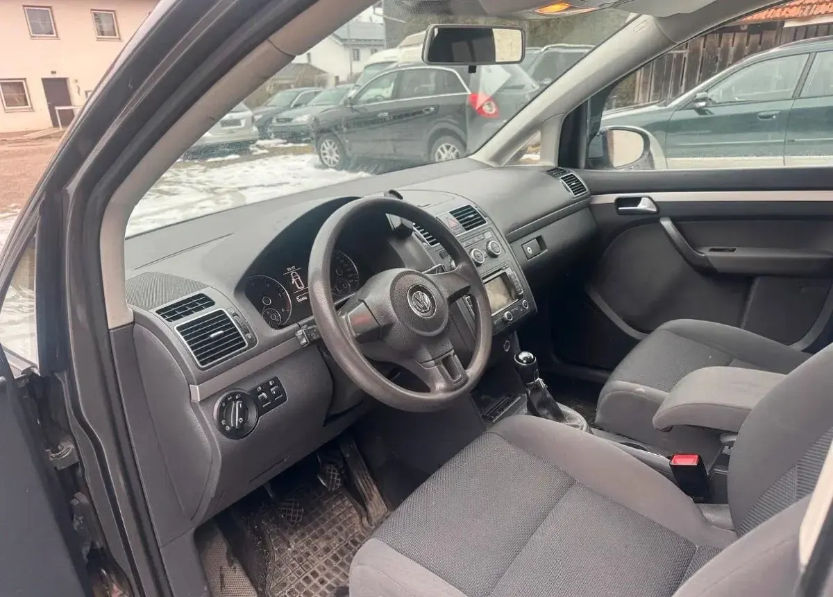 Gebraucht VW Touran 2014 Silber Van / Kleinbus