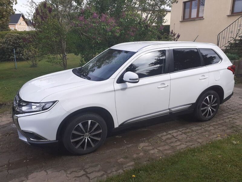 Gebraucht Mitsubishi Outlander Basis 150 PS (110 kW) 2017 Weiß SUV