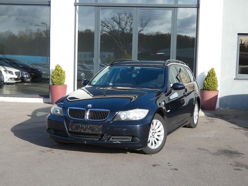 Blau Gebraucht 2006 BMW 318 Comfort Edition Kombi | 2.490 € (Guter Preis) - Bild 1/4