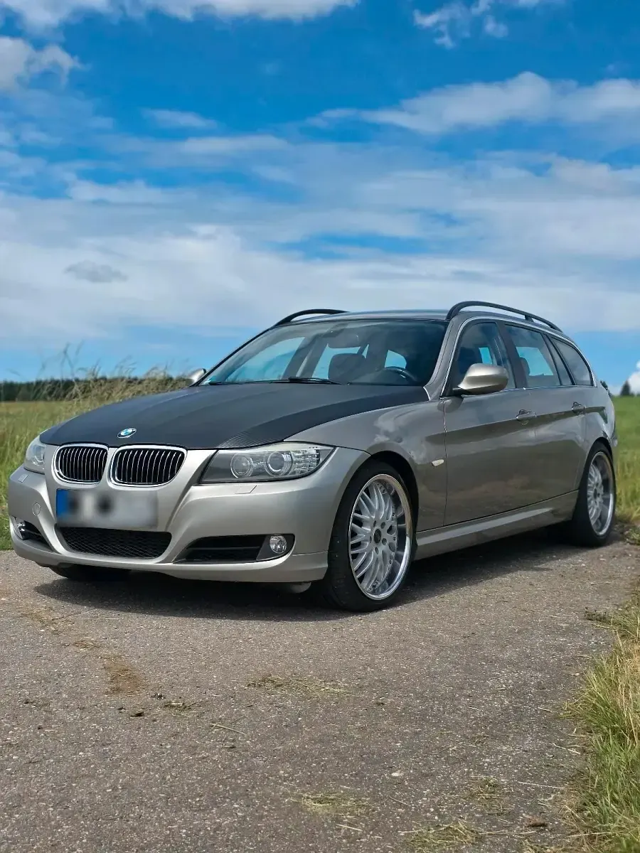 Gebraucht BMW 330 245 PS (180 kW) 2009 Gold Kombi