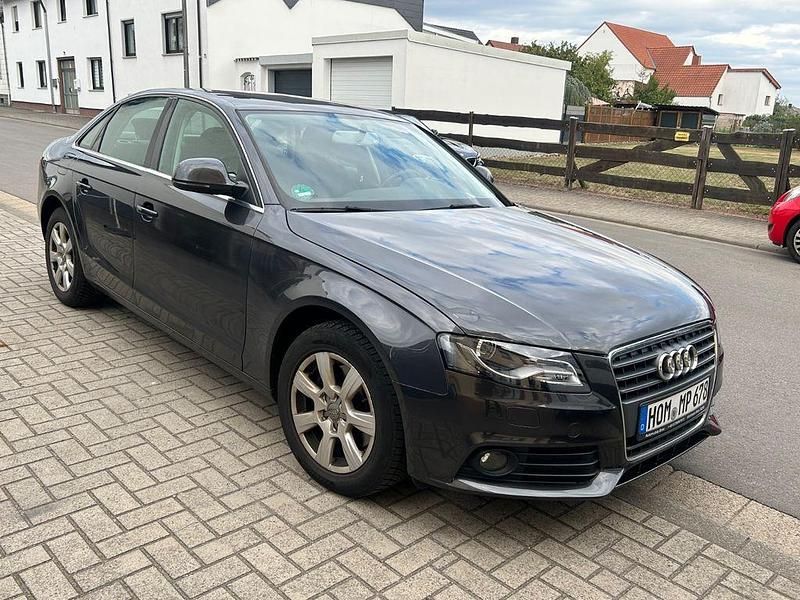Grau Gebraucht 2009 Audi A4 Ambiente Limousine | 5.500 € (Fairer Preis) - Bild 1/4
